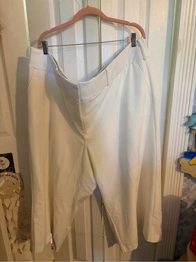 Lane Bryant White Capris